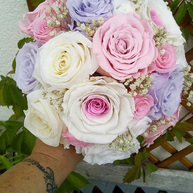 Bouquet MARIEE roses stabilisées LUXE (couleur au choix)