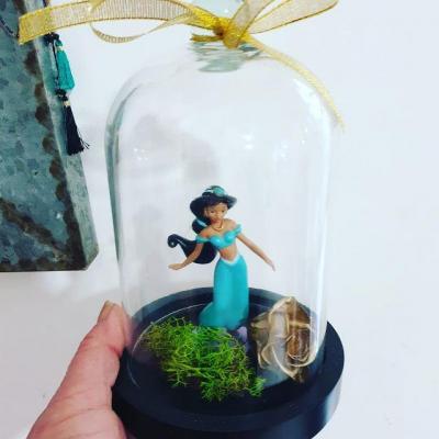 Figurine résine Fée Clochette Disneyland Paris Disney Peter Pan paillettes  robe verte 11 cm - Figurines de collection/Figurines Disney Store et  Disneyland - La Boutique Disney