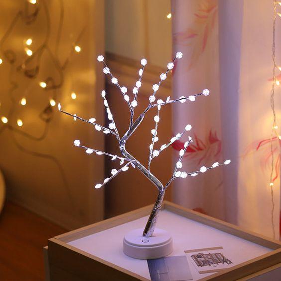 Arbre lumineux neige