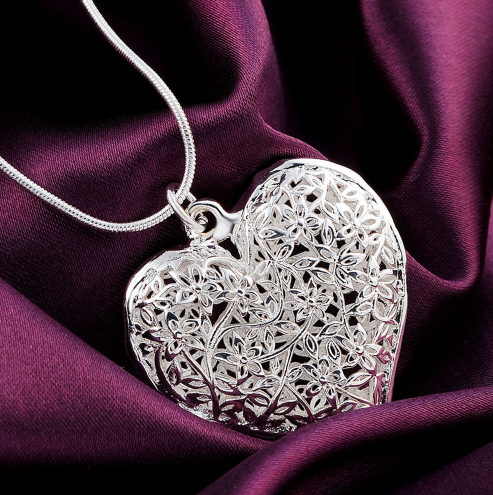 Collier coeur 1